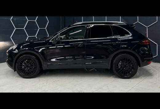 Porsche 4.8i V8 S Tiptronic
