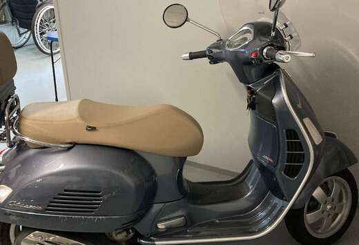 vespa gts 250