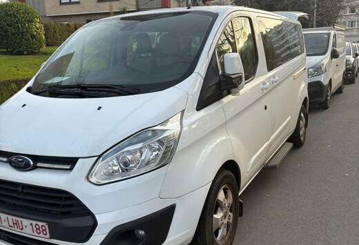Ford Tourneo Custom 2.2 TDCi L2H1 Titanium