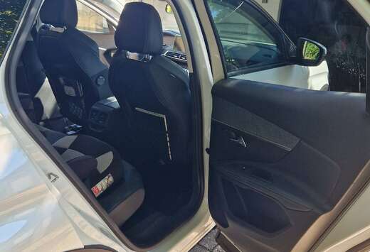 Peugeot 3008 1.2 PureTech Allure (EU6.2)