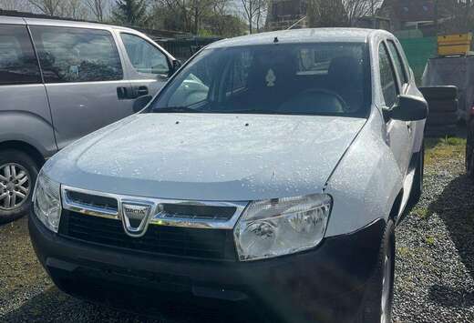 Dacia 1.6i 4x2 Laureate