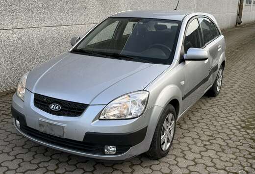 Kia 1.4i Aventura