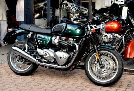 Triumph ***MOTO VERTE***