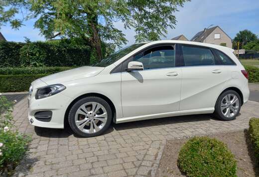 Mercedes-Benz B 180