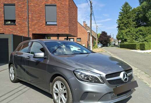 Mercedes-Benz d + ATTACHE REMORQUE