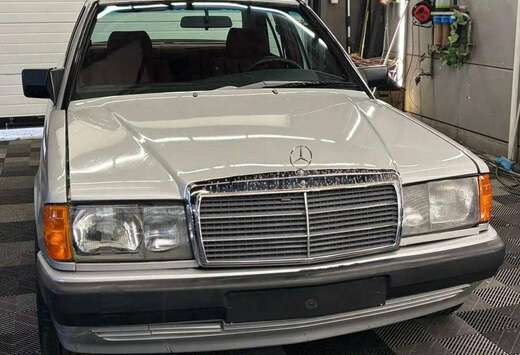 Mercedes-Benz E Benzine AUTOMATIQUE bj. 1988 178000km ...