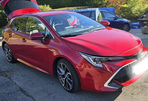Toyota Hybrid 1.8 Premium e-CVT