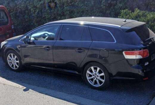 Toyota Avensis SW 2.2 D-4D D-CAT Premium DPF