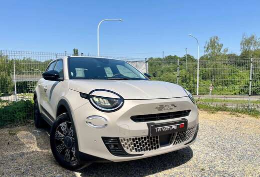 Fiat 1.2 Hybrid DCT ICONE LED/NEV/CARPLAY/CAMERA/INDU ...