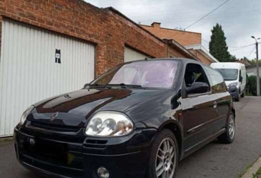 Renault 2.0i 16v Sport