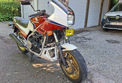Honda VF 750 F