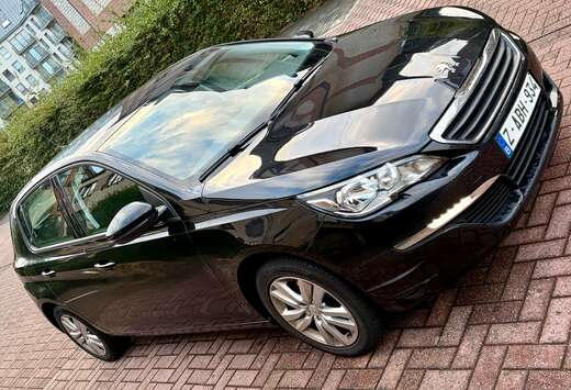 Peugeot 1.2 Style 5 portes Climauto * Impeccable *