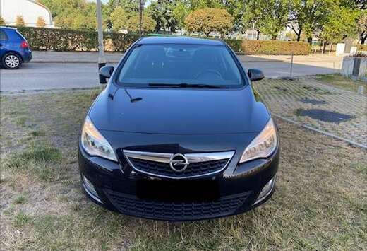 Opel Astra 1.4i Sport