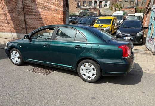 Toyota Avensis 1.8i VVT-i 16v Linea Luna