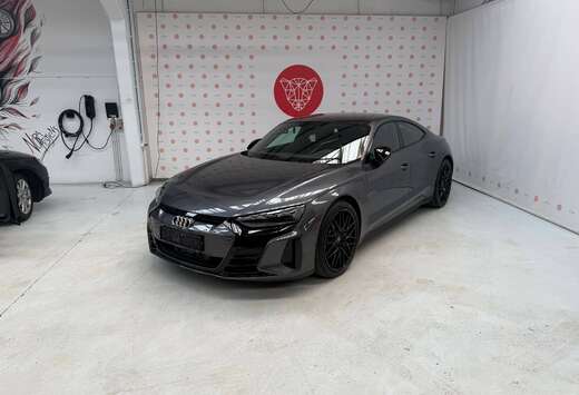 Audi 440kW Black styling pakket 21\