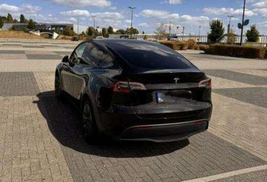 Tesla Model Y 72.5 kWh Long Range RWD