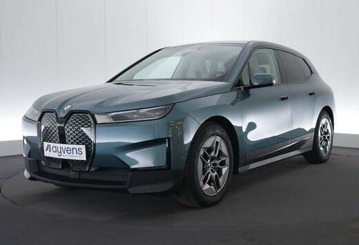 BMW 70 kWh xDrive40 LEDER/CUIR LED GPS PDC CAM Keyles ...