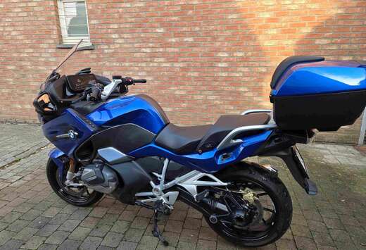 BMW Racing Blue