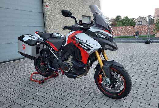 V4 RS