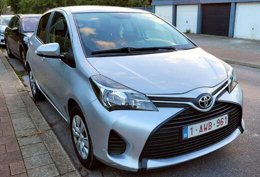 Toyota Yaris 1.33i VVT-i Active and pack Live 2