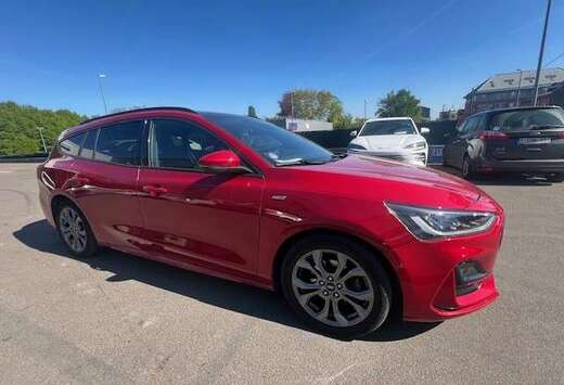 Ford Focus Clipper 1.0 EcoBoost MHEV ST-Line X