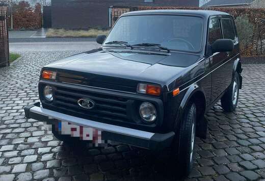 Lada Niva 4x4 *lichte vracht*