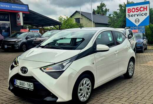 Toyota 1.0i VVT-i x-play II AUTOMATIQUE