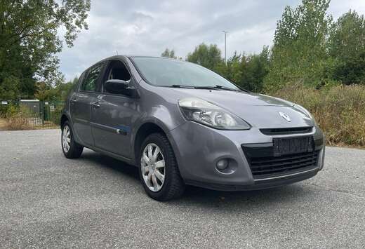 Renault Clio 1.2i TomTom Edition