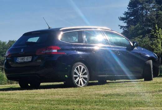 Peugeot 308 1.2 PureTech Allure STT