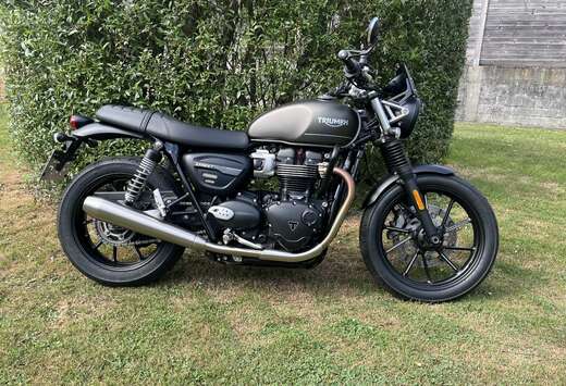 Triumph Matt Iron Stone 900