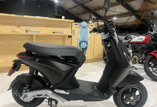 Piaggio 1 PLUS autonomie 68 km en mode WMTC et 100 km ...