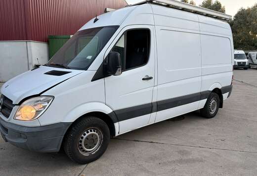 Mercedes-Benz 313 2.1 CDI A2H2