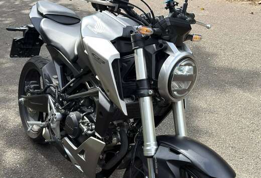 Honda CB125R modifiée
