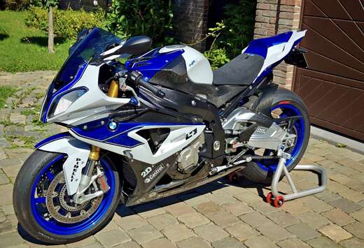 BMW COMPETITION CARBONE AKRAPOVIC