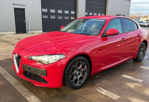 Alfa Romeo Giulia 2.0 Turbo 16V AT8 Super