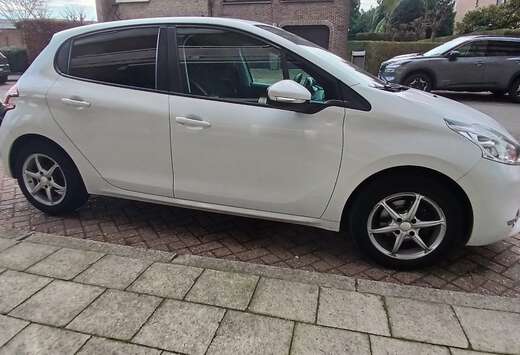 Peugeot 208 1.2i Active STT ETG