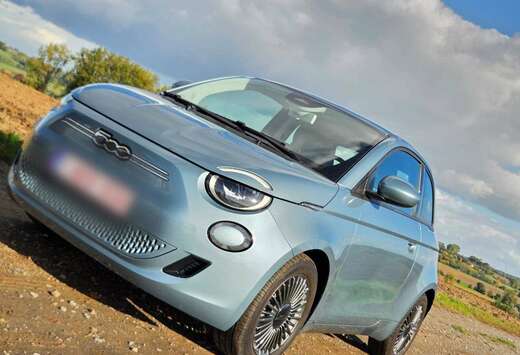 Fiat 3+1deurs. nieuwstaat. altijd binnen gestald gewe ...