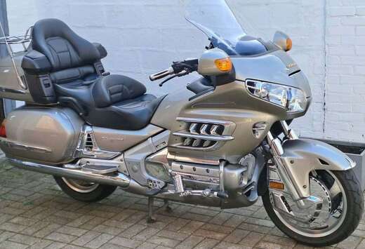 Honda Moto légèrement customisée