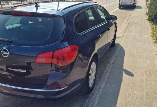 Opel Astra Sports Tourer 1.6i Design Edition