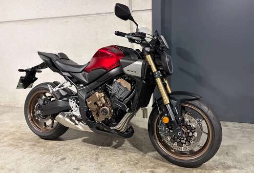 Honda CB650R E-clutch met sport pakket in nieuwstaat9 ...