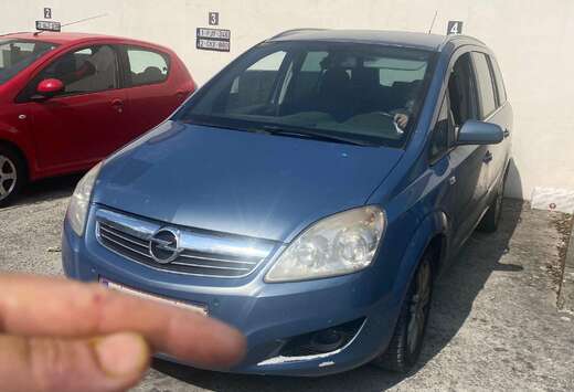 Opel Zafira 1.9 DTH CDTi Cosmo DPF