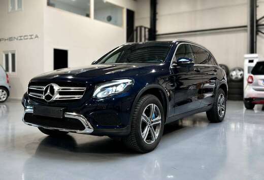 Mercedes-Benz E 4MATIC Plug-In Hybrid / Pano / Head-U ...