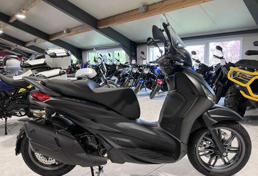Piaggio S Nero Meteora