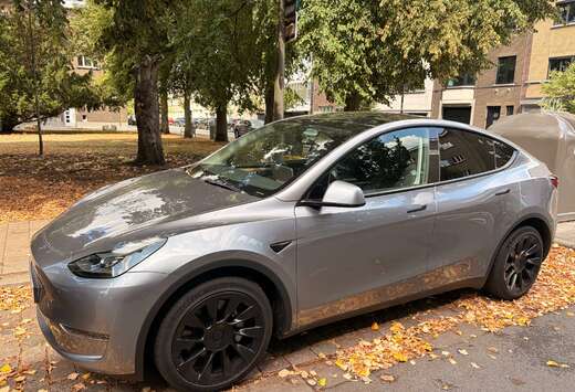Tesla Model Y 72.5 kWh Dual Motor Long Range (324 kW)