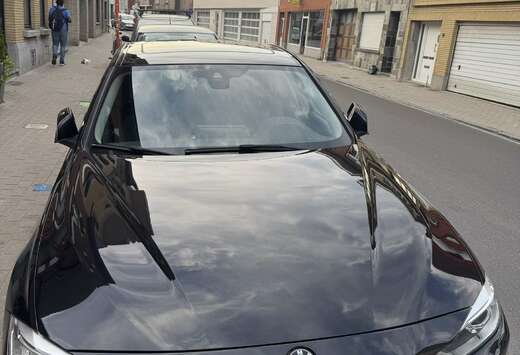 BMW Gran Turismo 320i