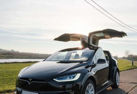 Tesla Model X 100D Allradantrieb