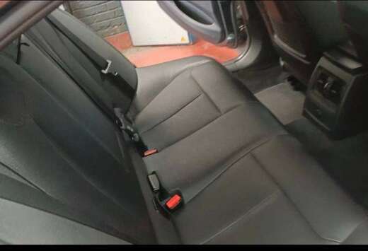 BMW Gran Turismo 320i