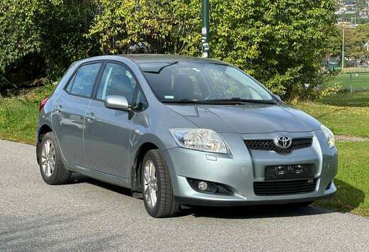 Toyota Auris 1.6i Dual VVT-i Linea Luna
