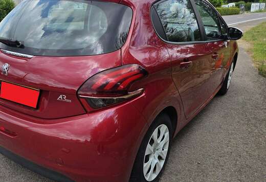 Peugeot 208 1.2i PureTech Like
