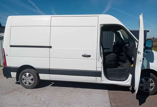 Renault 2.5 dCi 35 L2H2 Confort